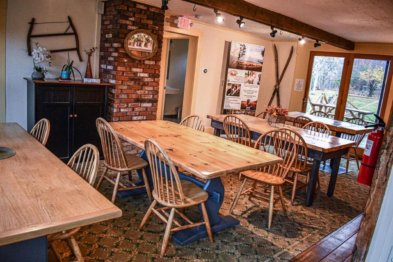 Brook Road Inn Goshen Dış mekan fotoğraf